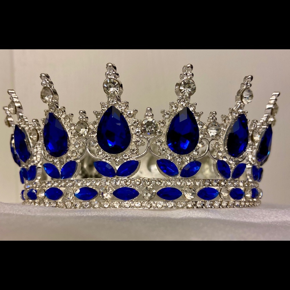 Beautiful crowns - Picture 4 of 5